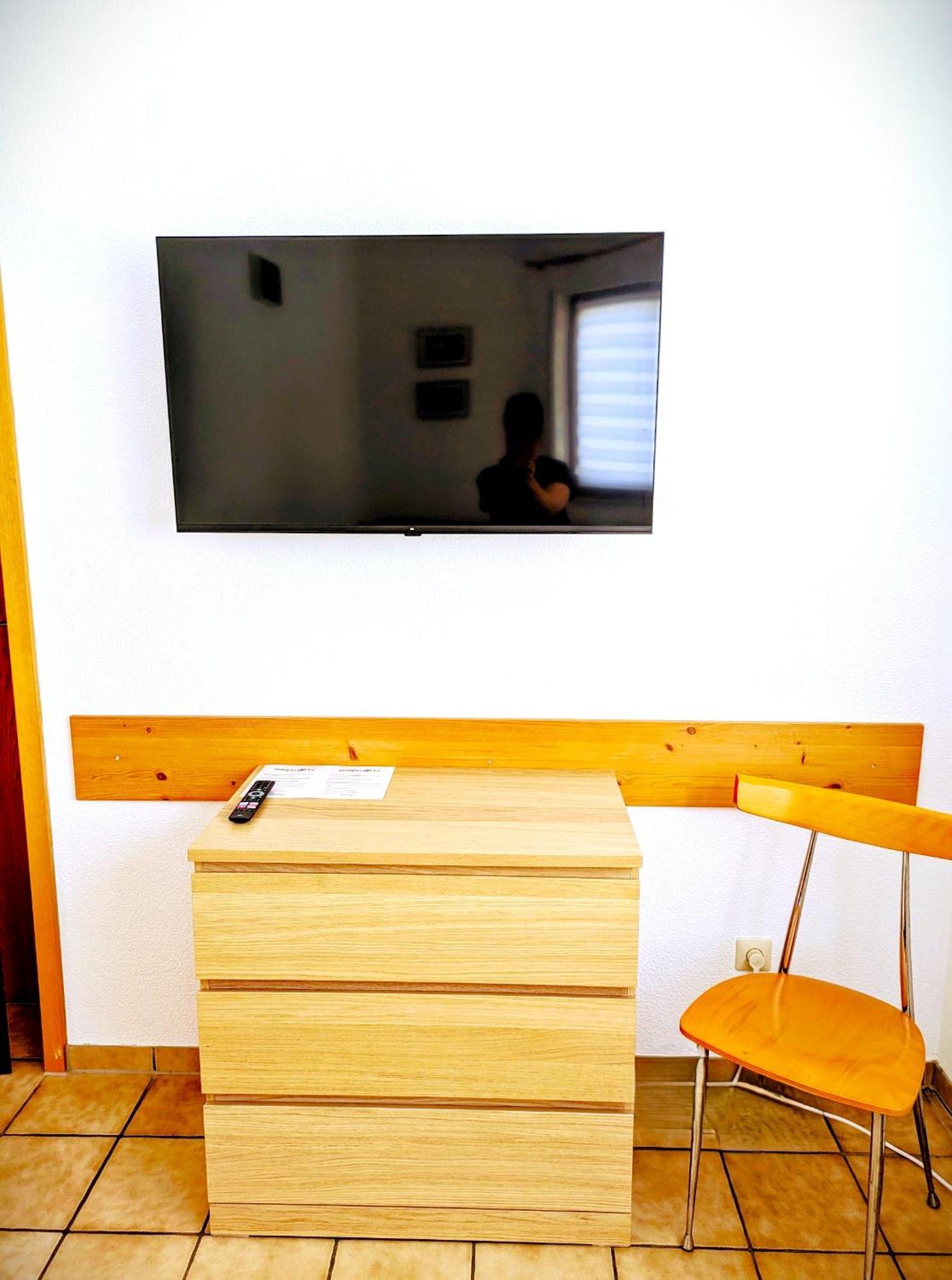 4 Zimmer Geraeumige Und Ruhig Gelegene Ferien- Und Monteurwohnung Nur Fuer Sie Allein Aujvari Vermietungen Spiegelberg Ngoại thất bức ảnh
